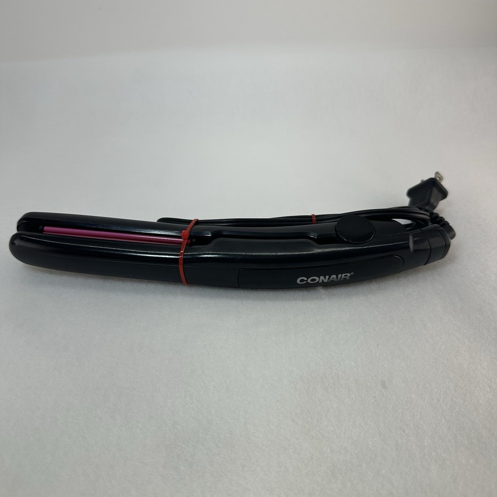 Conair CS4VCSR 3/4" Ceramic Flat Iron Hair Straightener Black Pink Dual Voltage